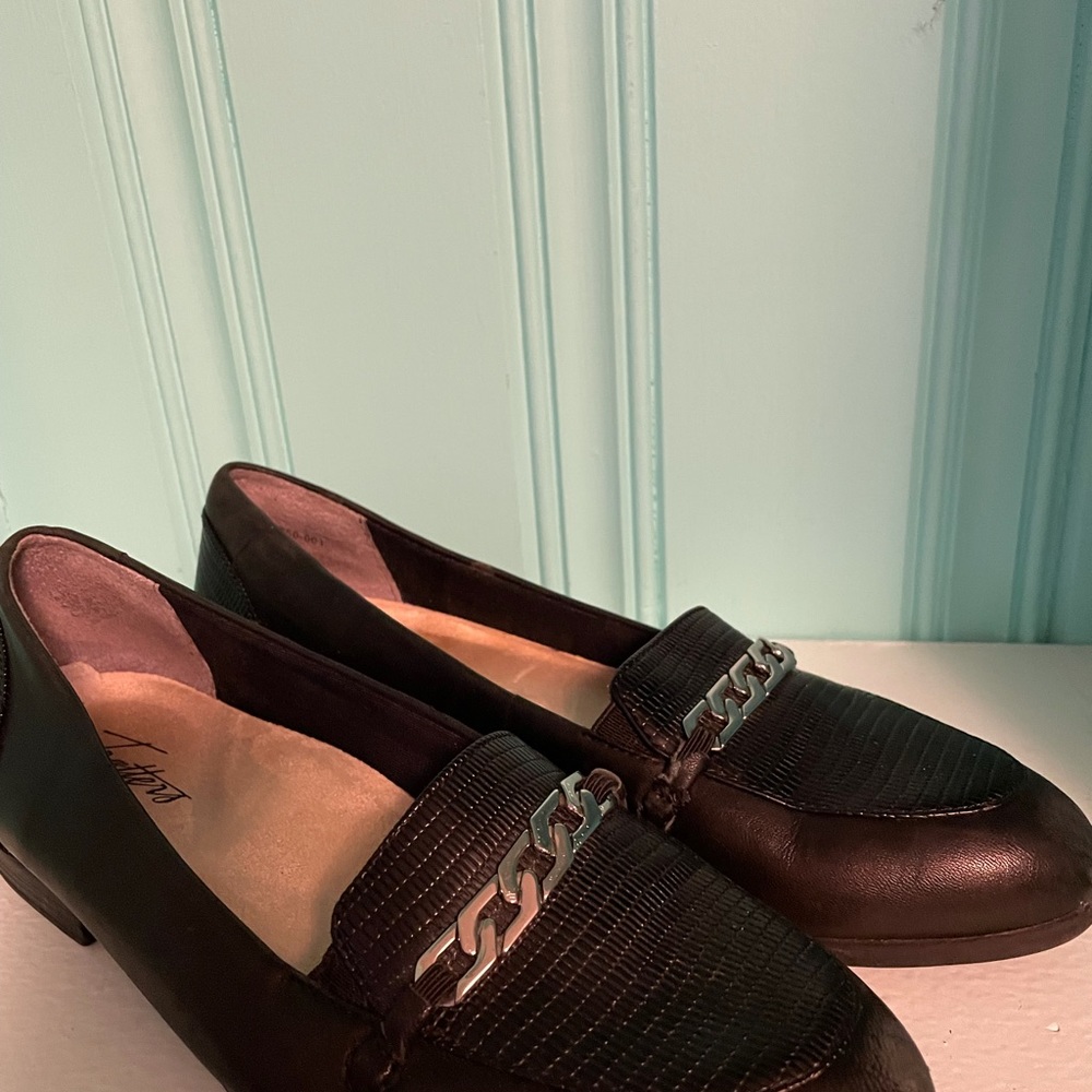 Trotters Anastasia Black Shoe - image 4